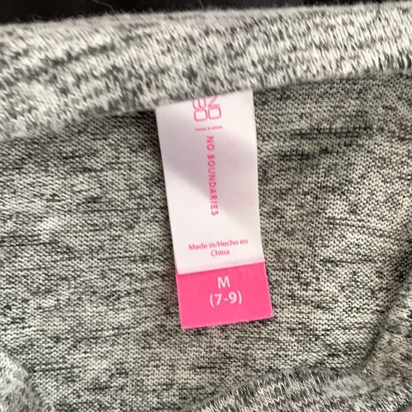 sweater - Picture 3 of 3